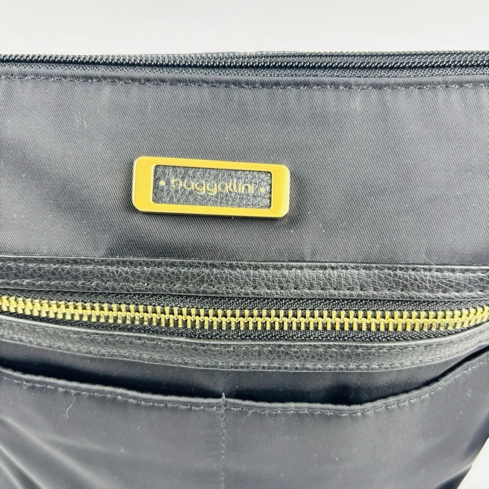 Baggallini this stylish